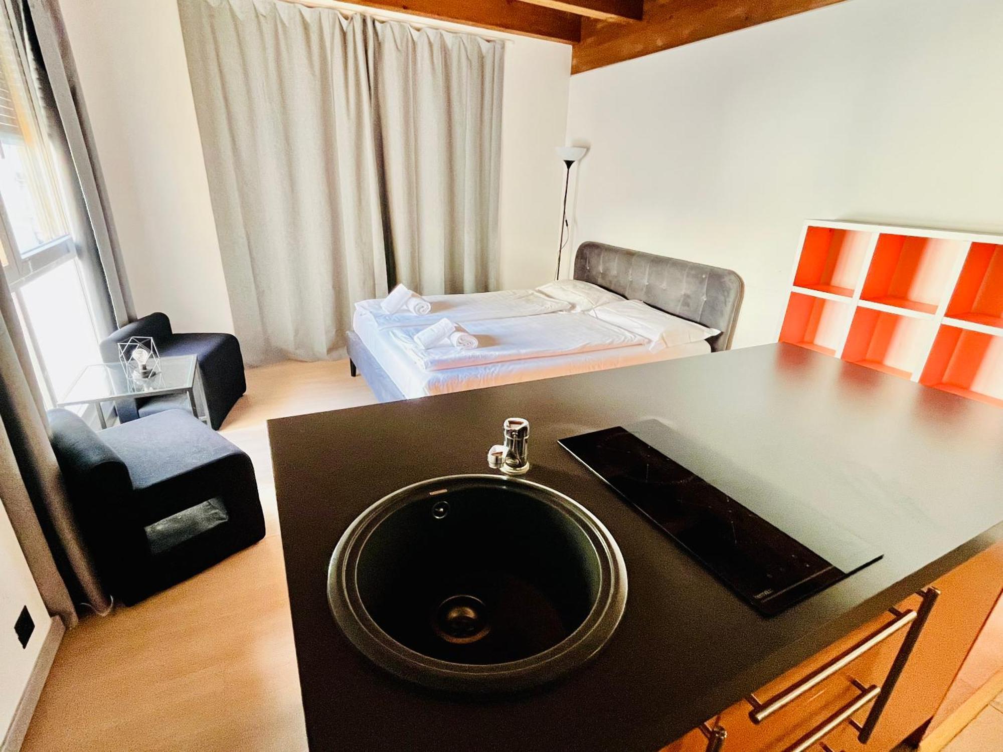 Guesthouse University By Lr - Self Check In Lugano Exterior foto